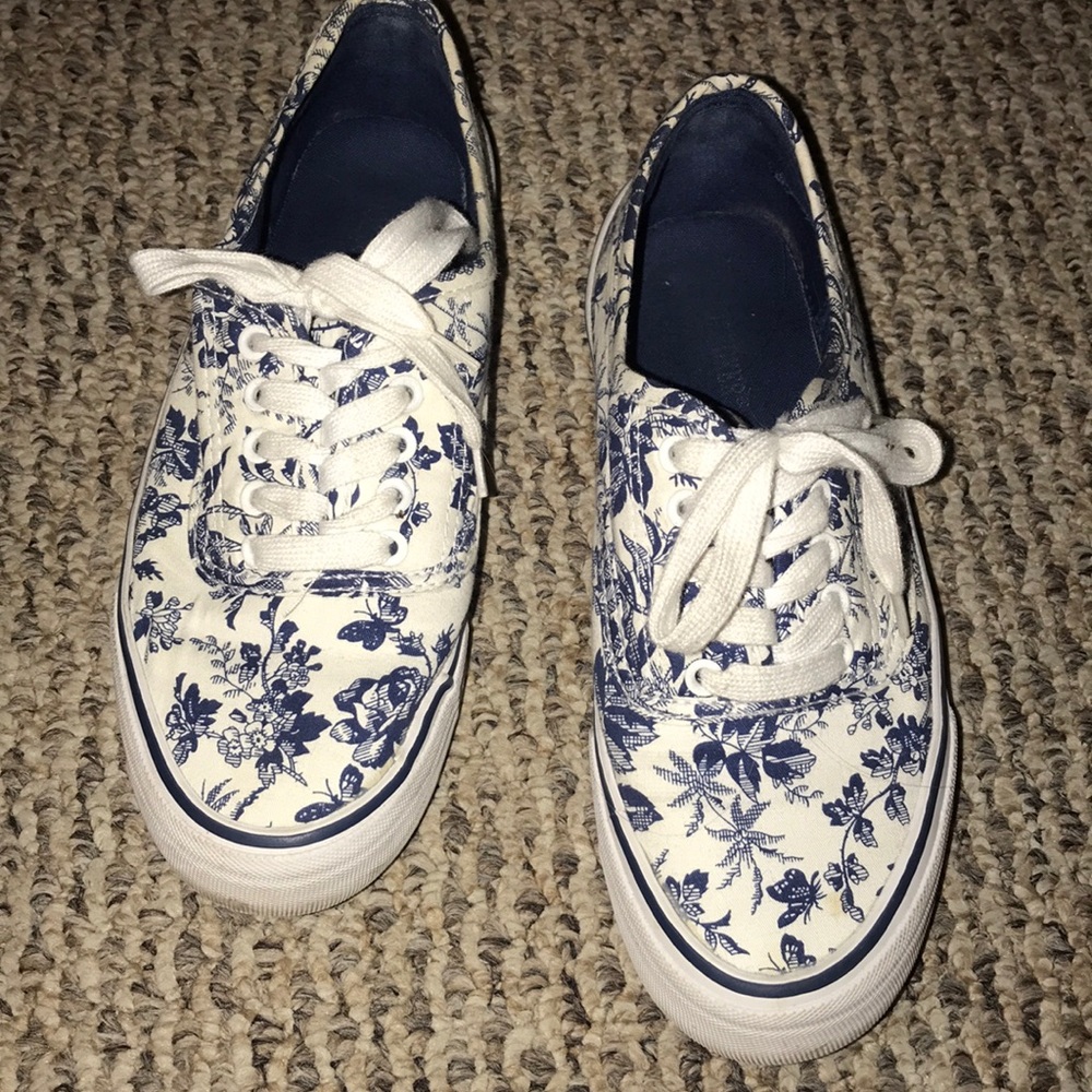 Floral printed sneakers